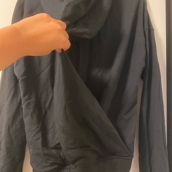 Lululemon twisted and tucked hoodie - Picture 4 of 6